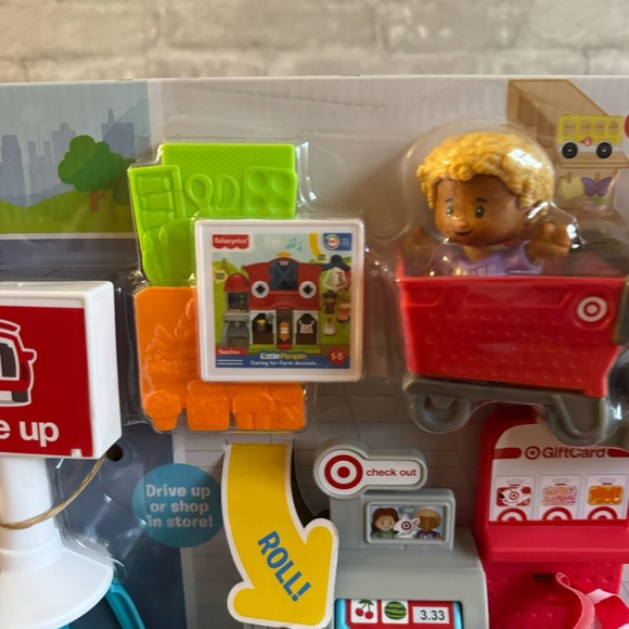 Fisher-Price Little People Target Run Playset - Picture 8 of 11